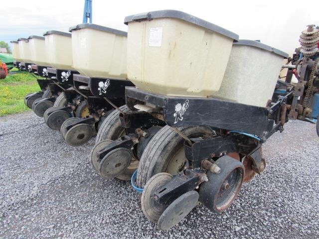  Kinze PT6 Planter