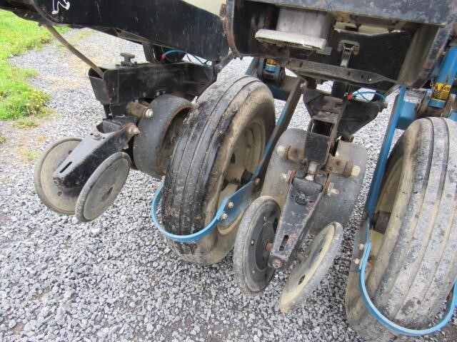  Kinze PT6 Planter