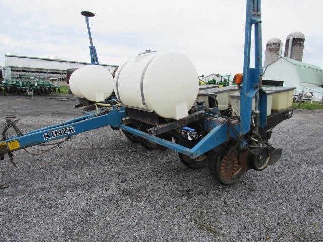  Kinze PT6 Planter