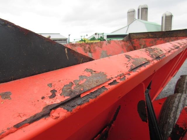 2012 Kuhn Knight 8118 Manure Spreader