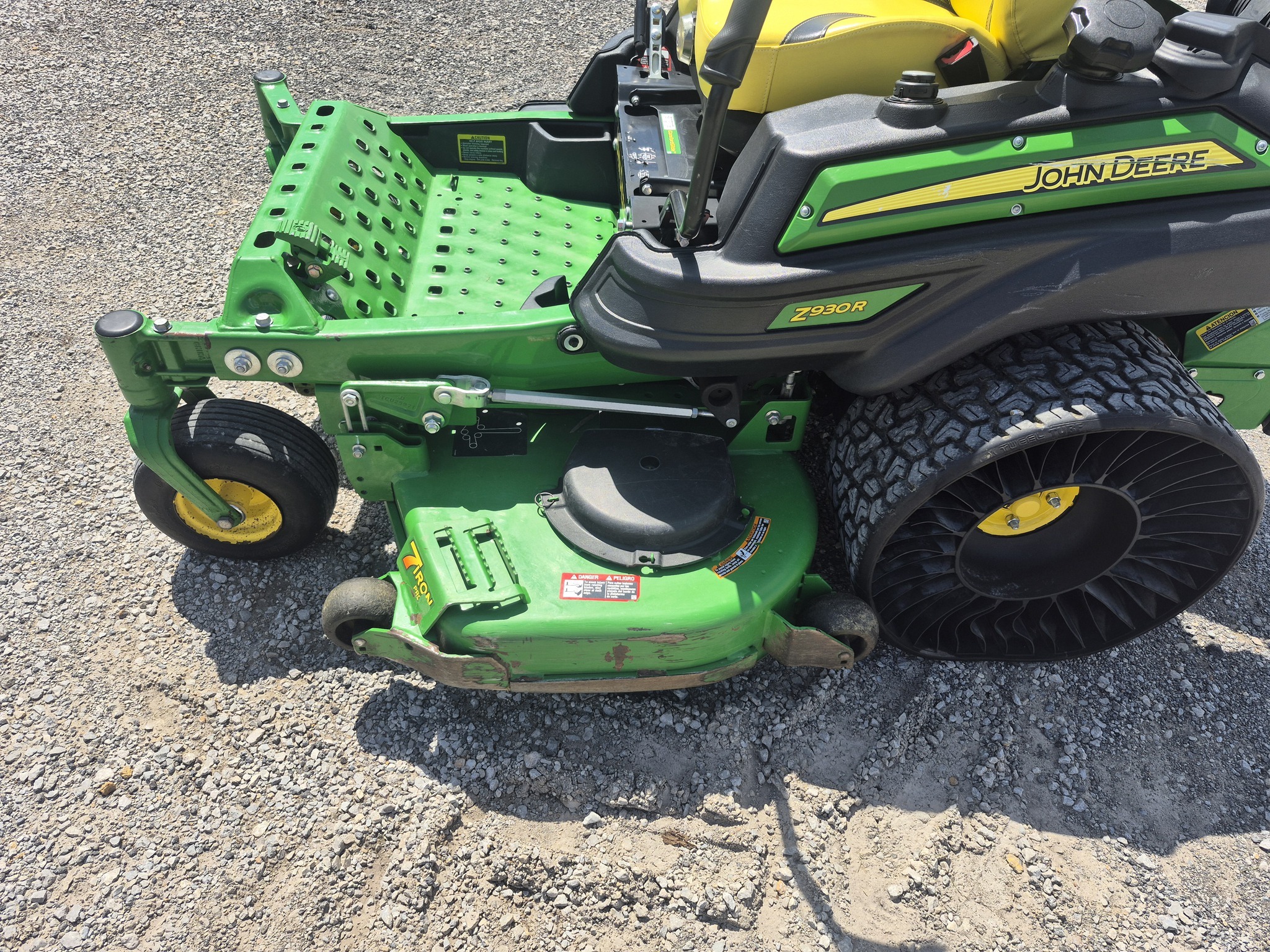 2019 John Deere Z930R Lawn Mower
