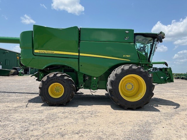 2022 John Deere S780 Combine