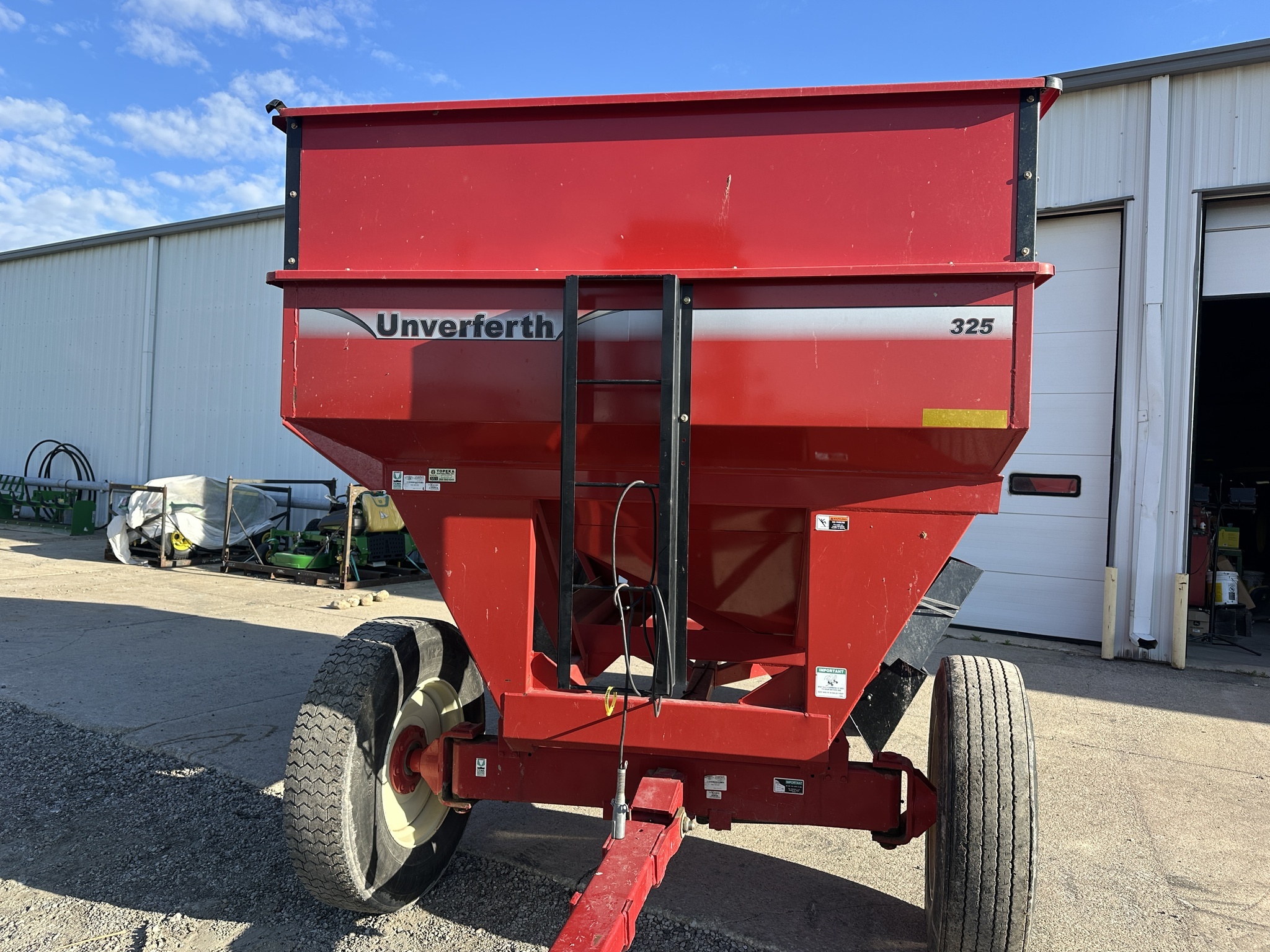 2010 Unverferth 325 Gravity Wagon