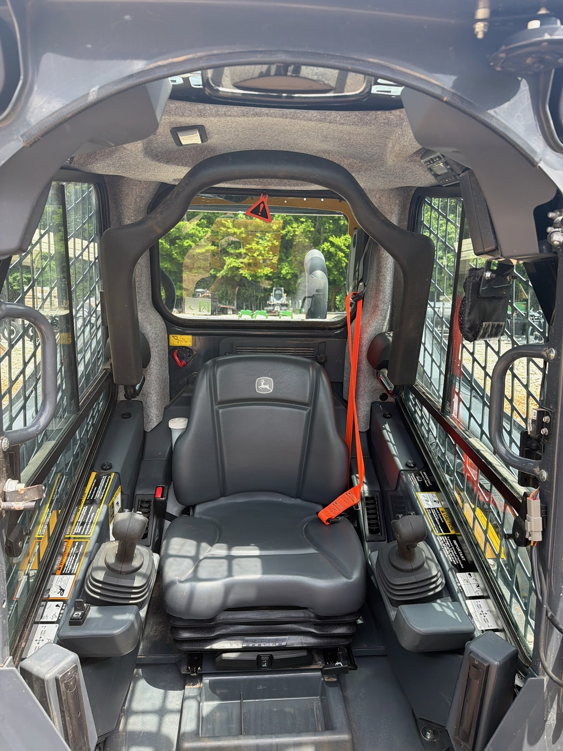 2025 Deere 325G Skid Steer