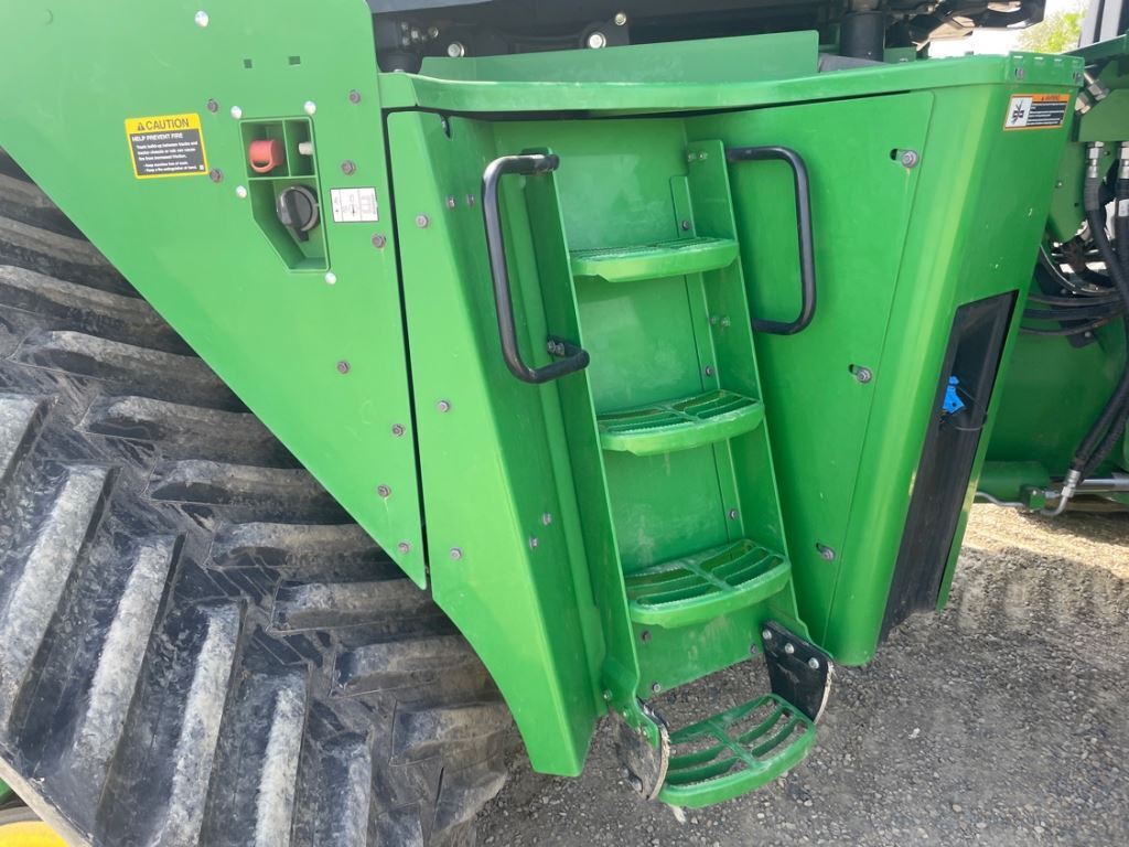 2022 John Deere 9RX 590 Tractor