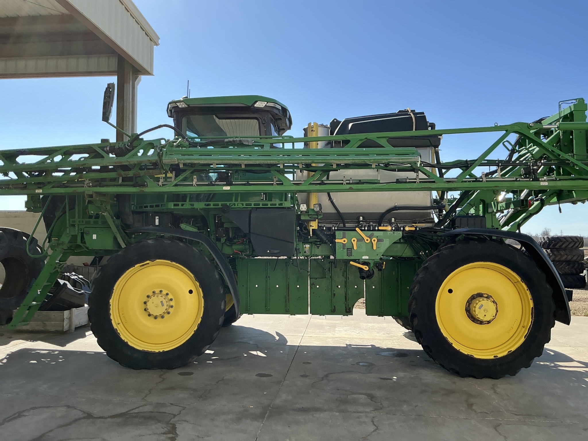 2022 John Deere 412R Self-Propelled Sprayer