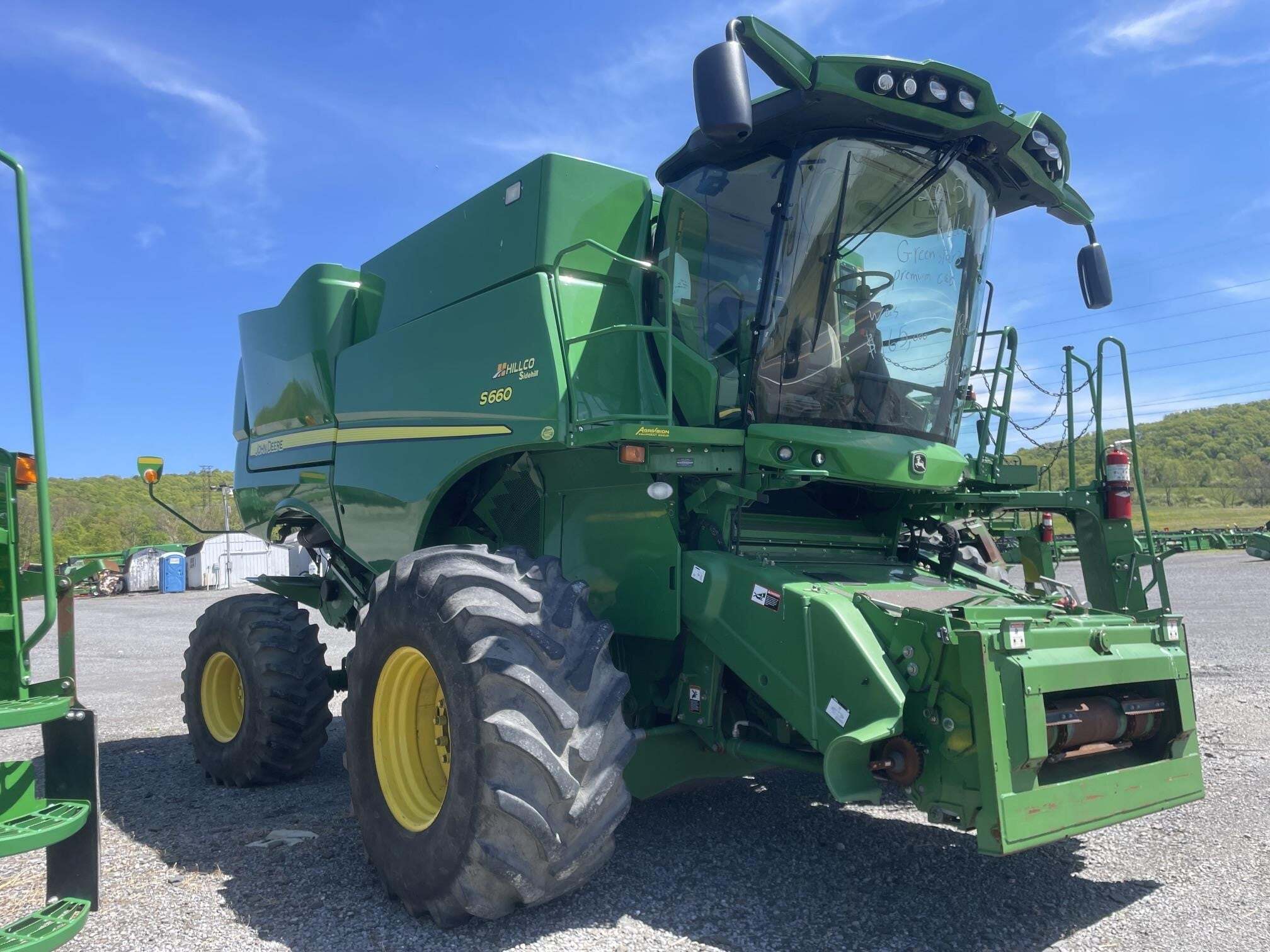 2015 John Deere S660 Combine