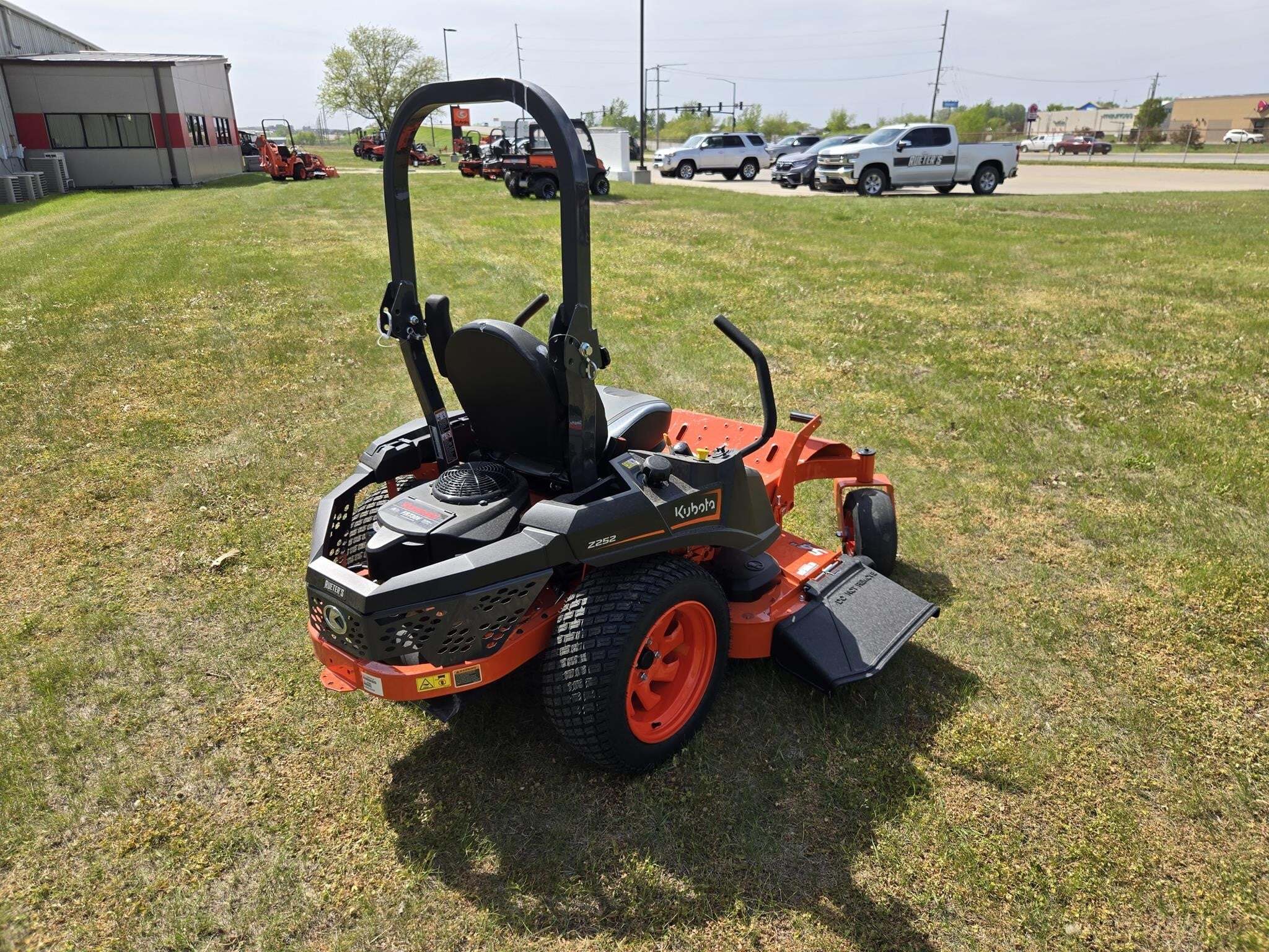 2026 Kubota Z252 Lawn Mower - $7,999 | Machinery Pete