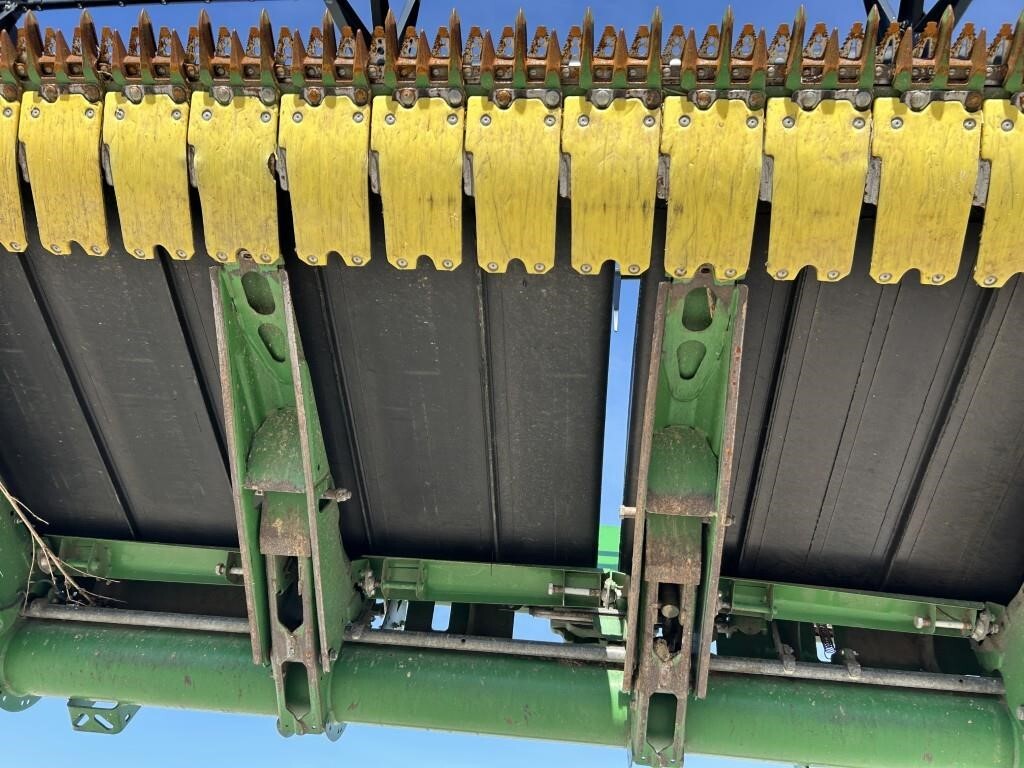 2016 John Deere 640FD Platform