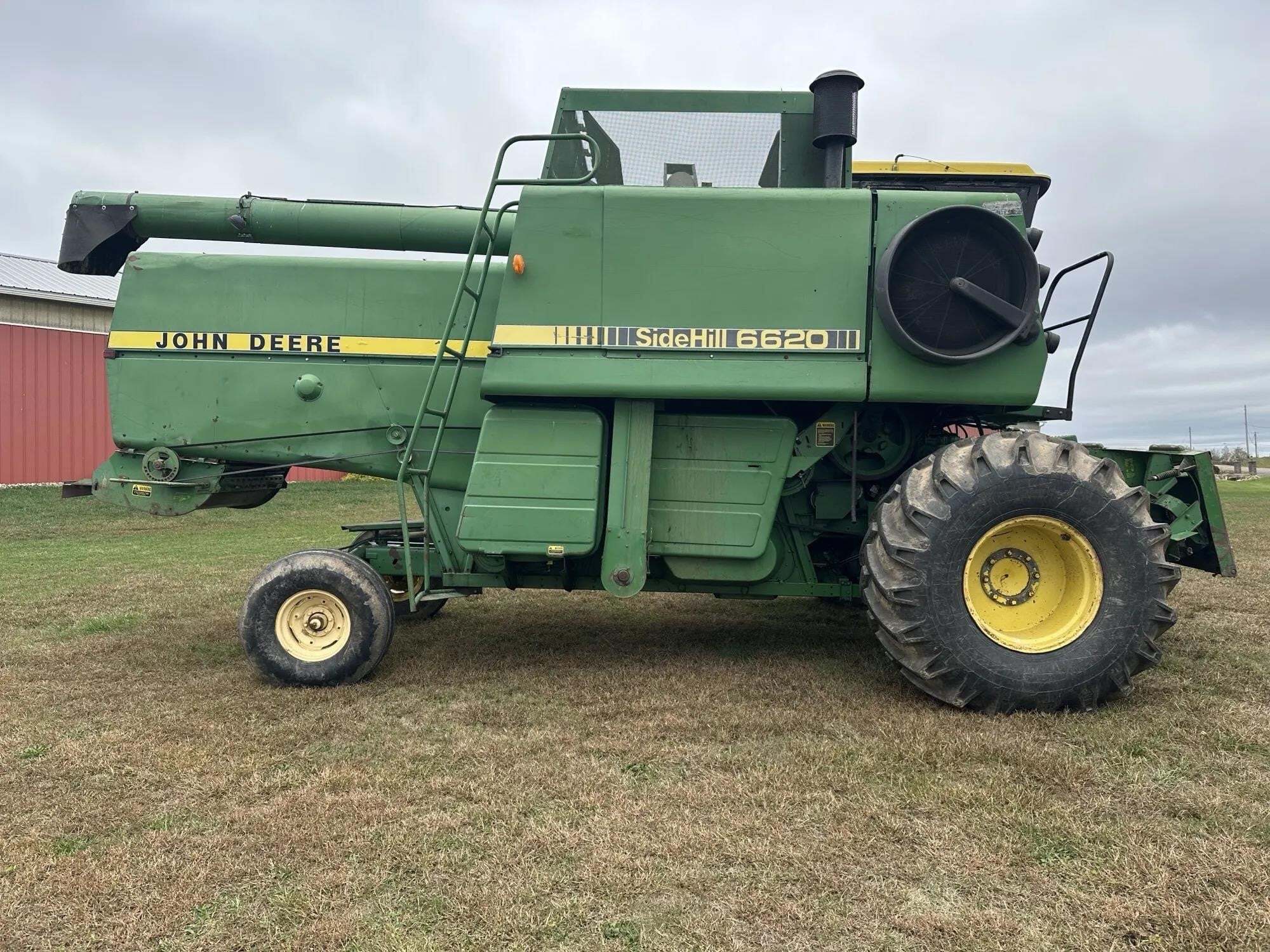  John Deere 6620 Combine