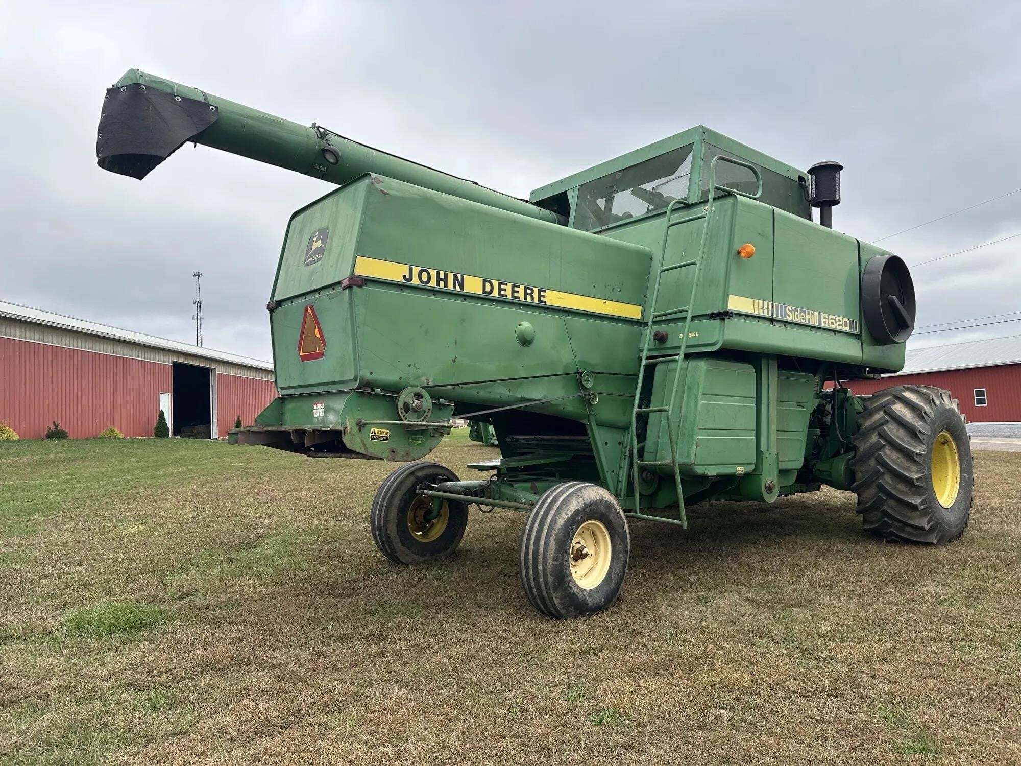  John Deere 6620 Combine