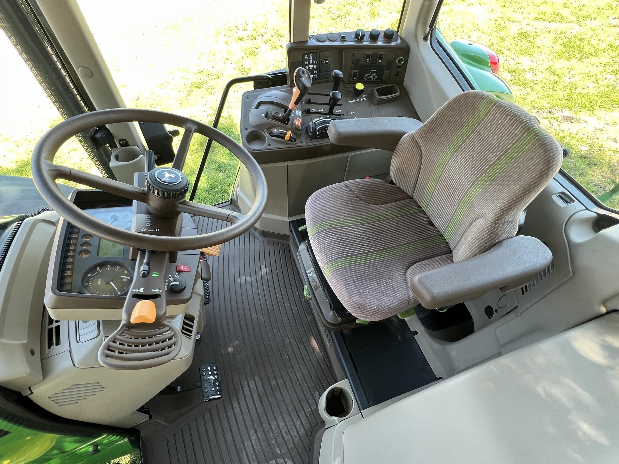 2005 John Deere 6420 Tractor