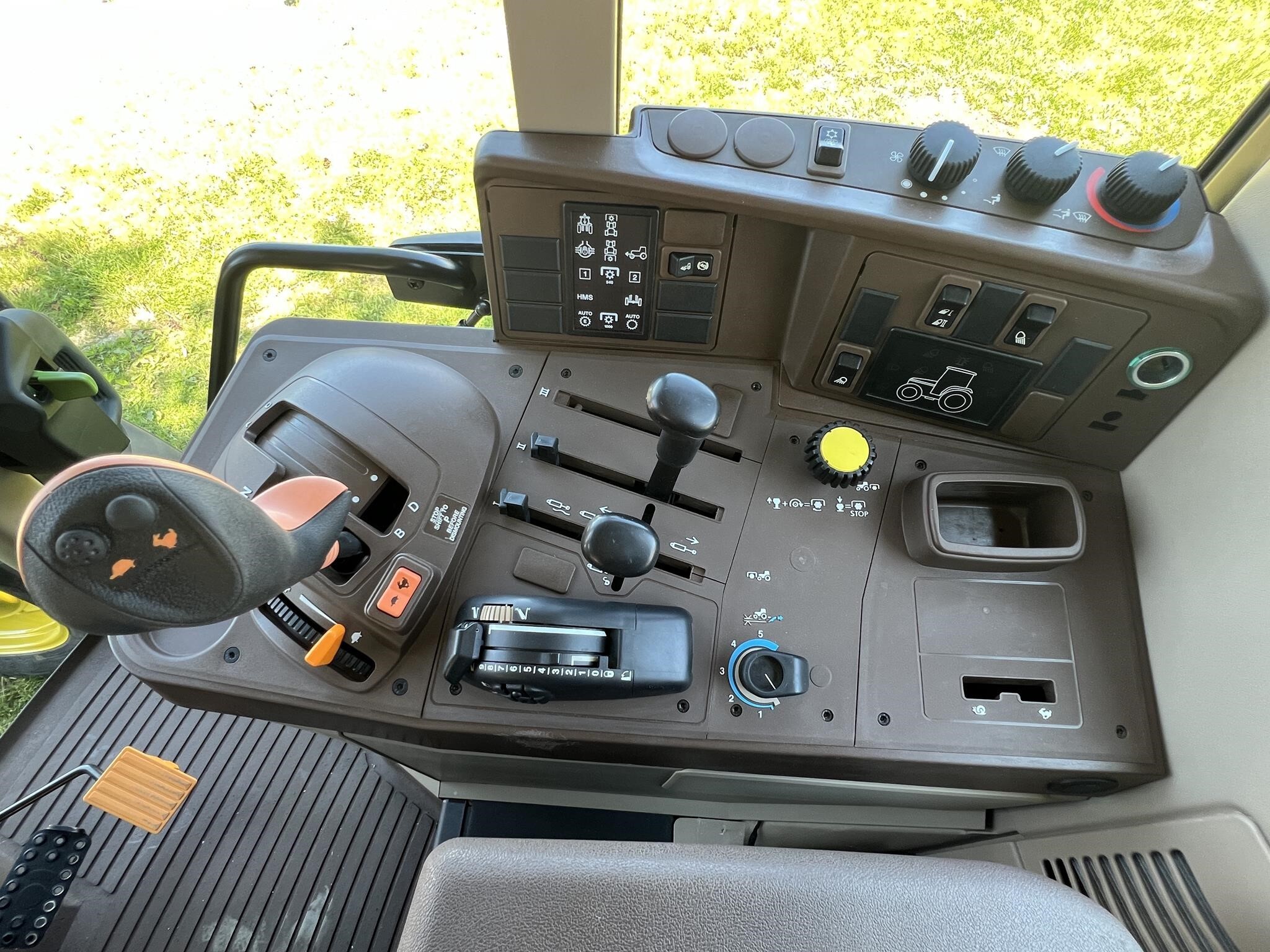 2005 John Deere 6420 Tractor