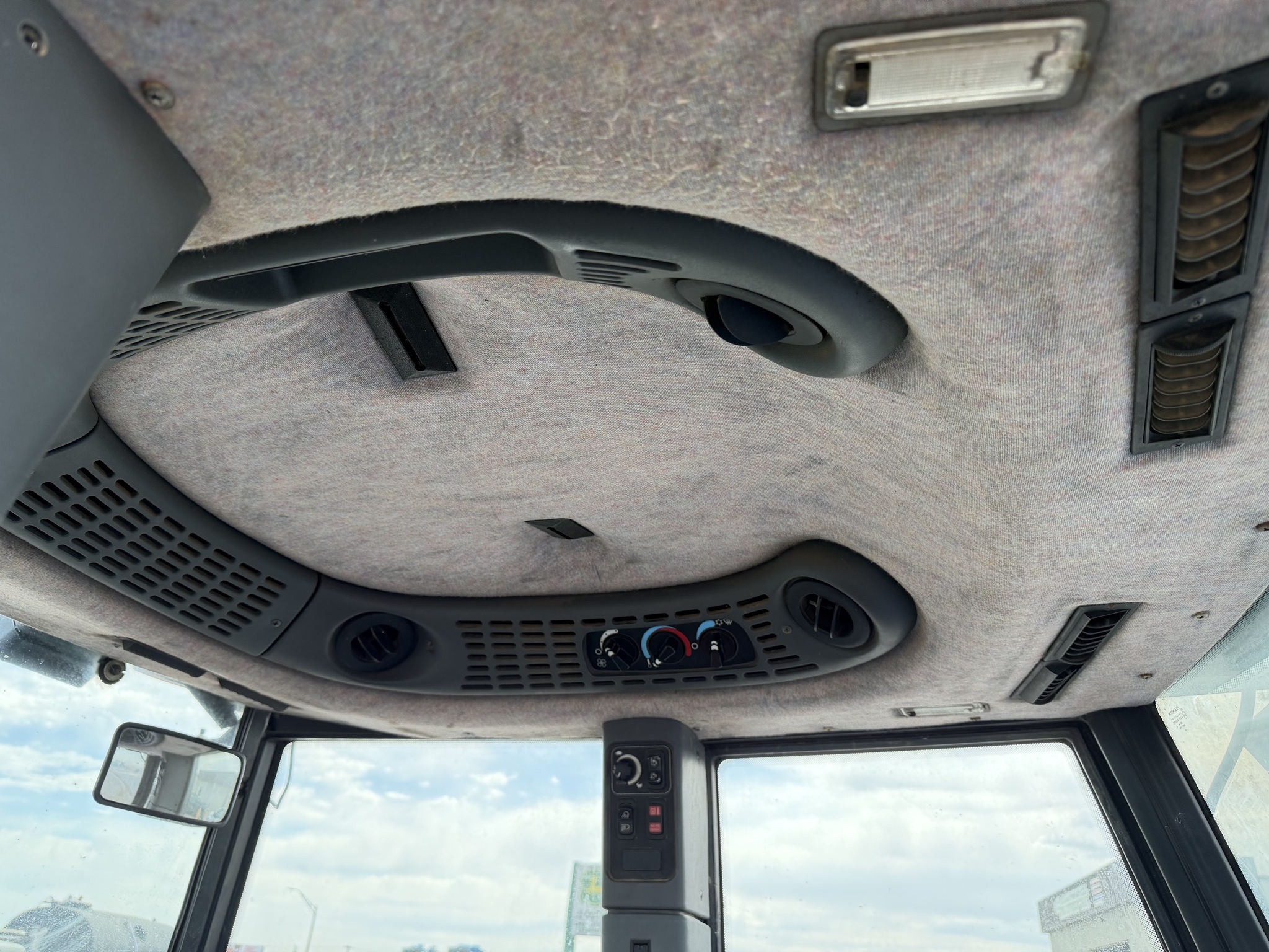 2005 New Holland TV145 Tractor