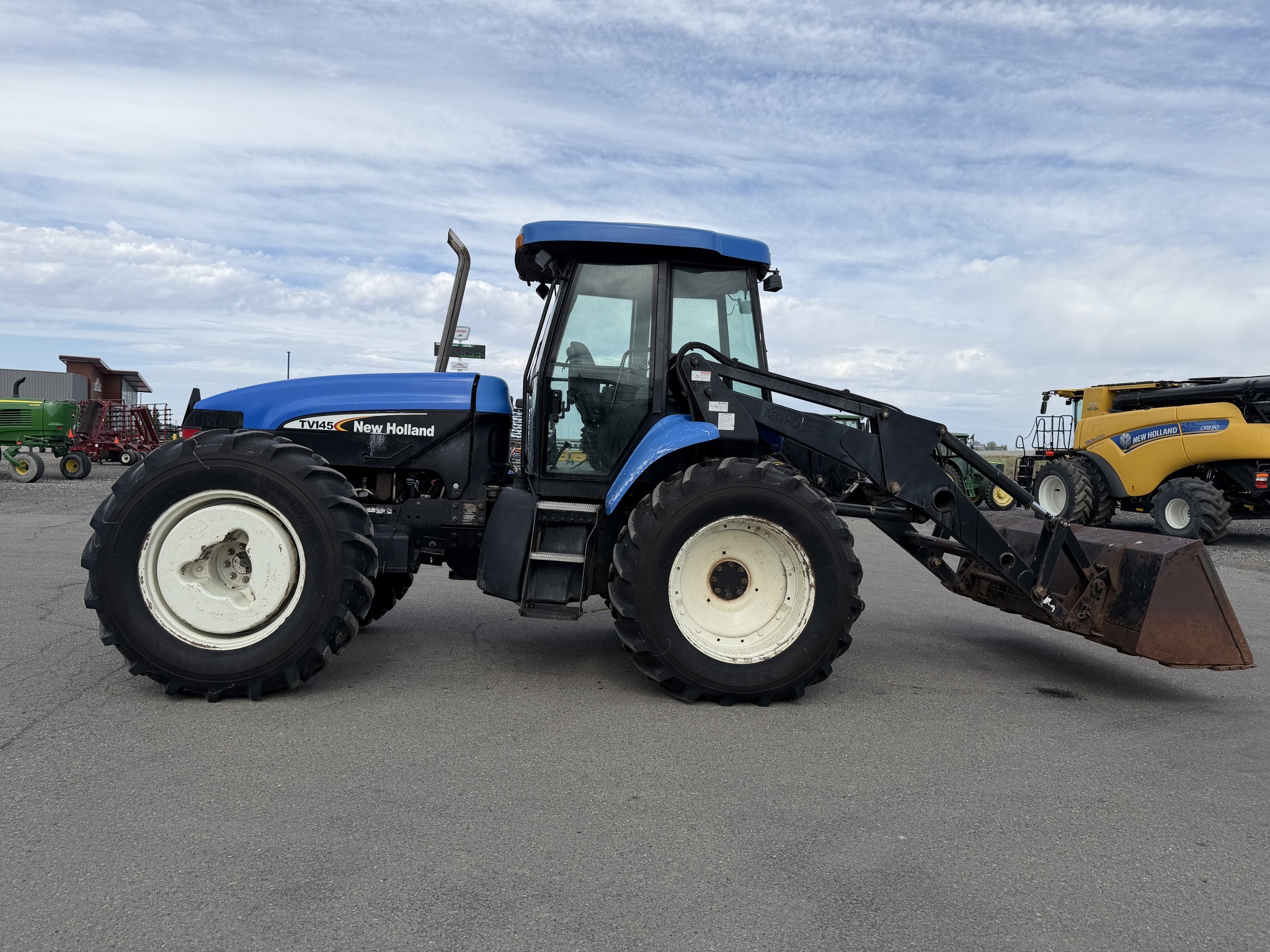 2005 New Holland TV145 Tractor