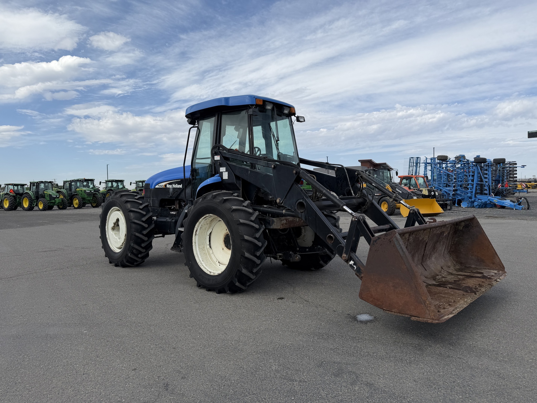 2005 New Holland TV145 Tractor