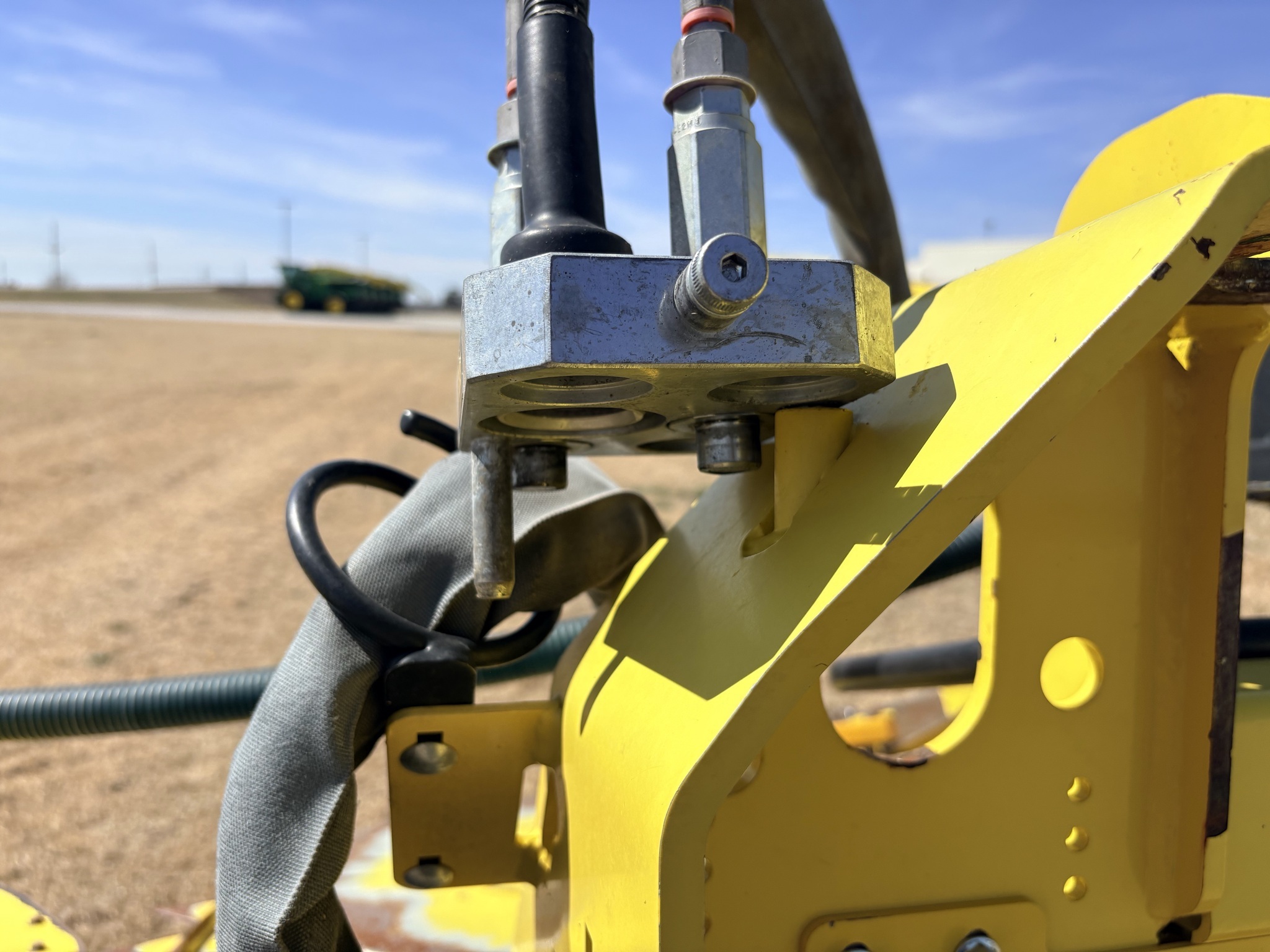 2023 John Deere 772 Corn Head
