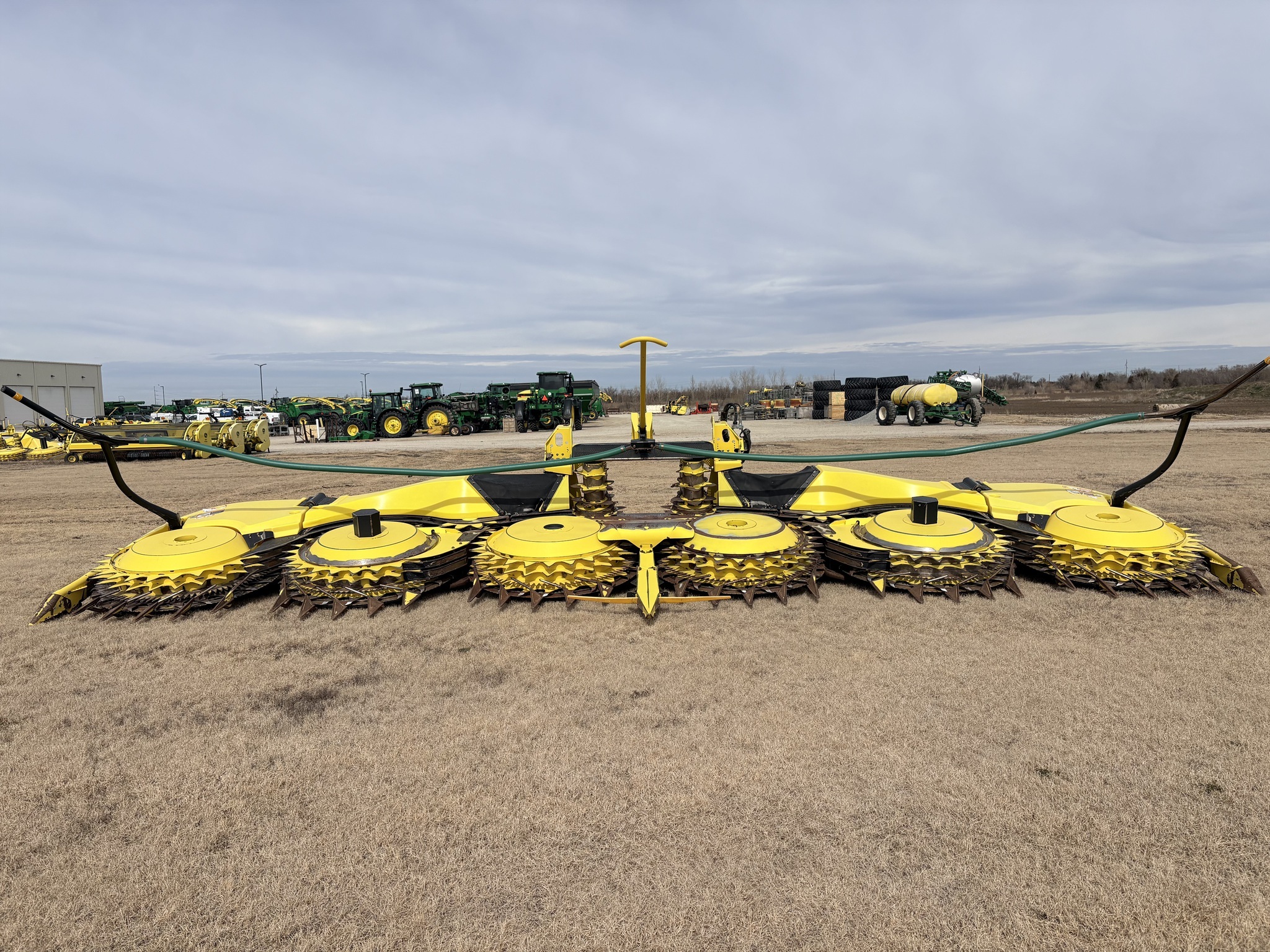 2023 John Deere 772 Corn Head