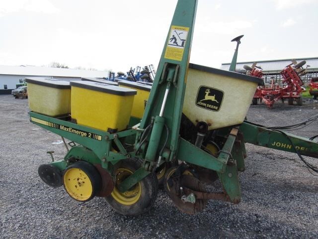1992 John Deere 7200 Planter