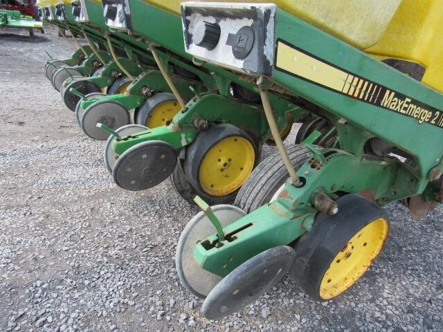 1992 John Deere 7200 Planter
