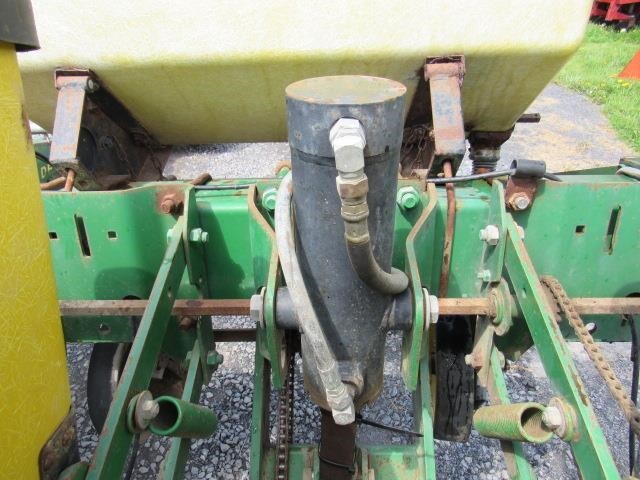 1992 John Deere 7200 Planter