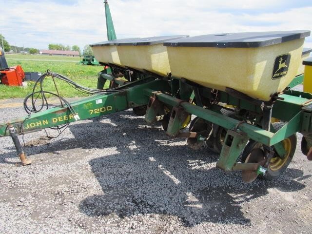 1992 John Deere 7200 Planter