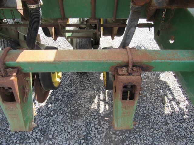 1992 John Deere 7200 Planter