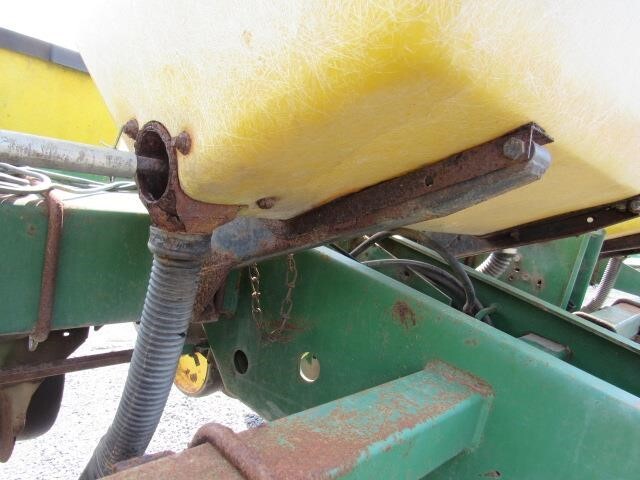 1992 John Deere 7200 Planter