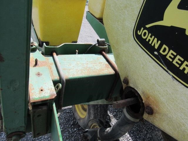 1992 John Deere 7200 Planter