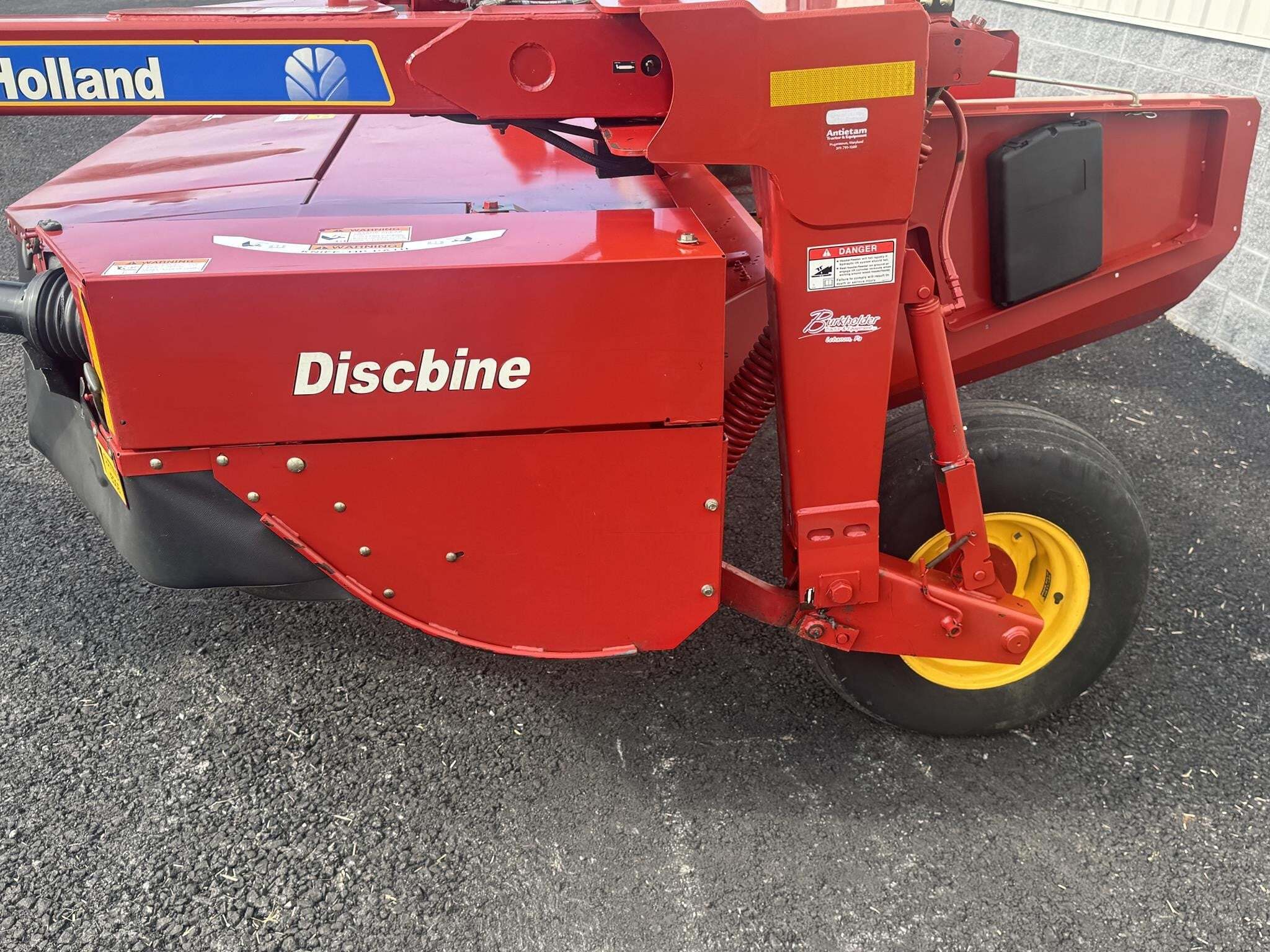 2011 New Holland H7230 Mower Conditioner