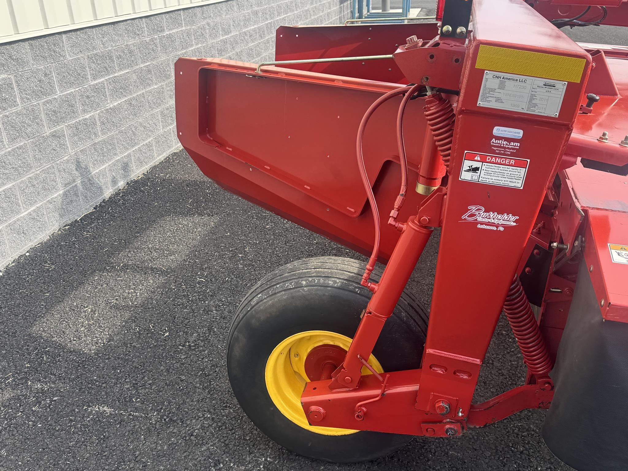 2011 New Holland H7230 Mower Conditioner