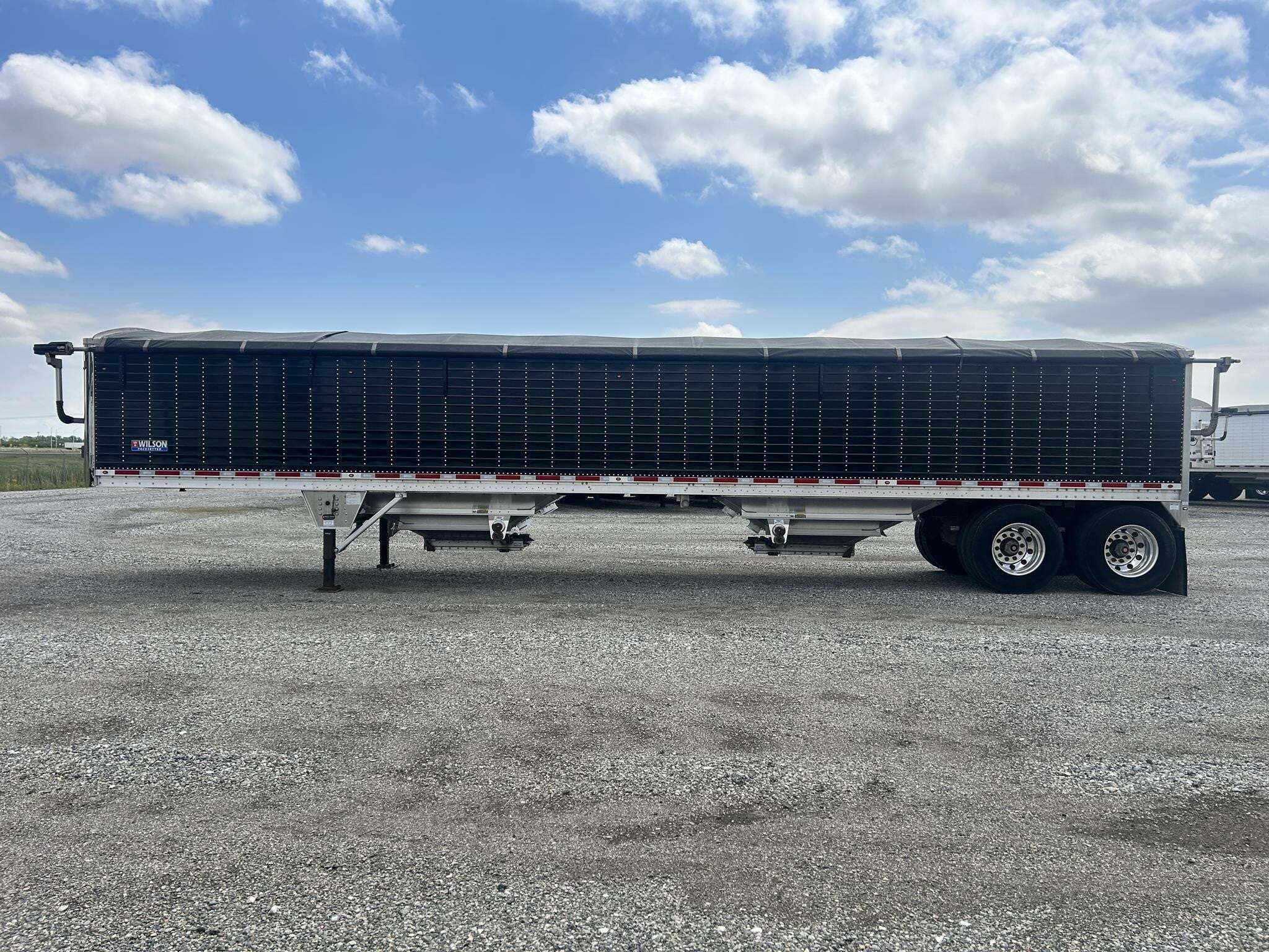 2018 Wilson DWH-601B Grain Trailer