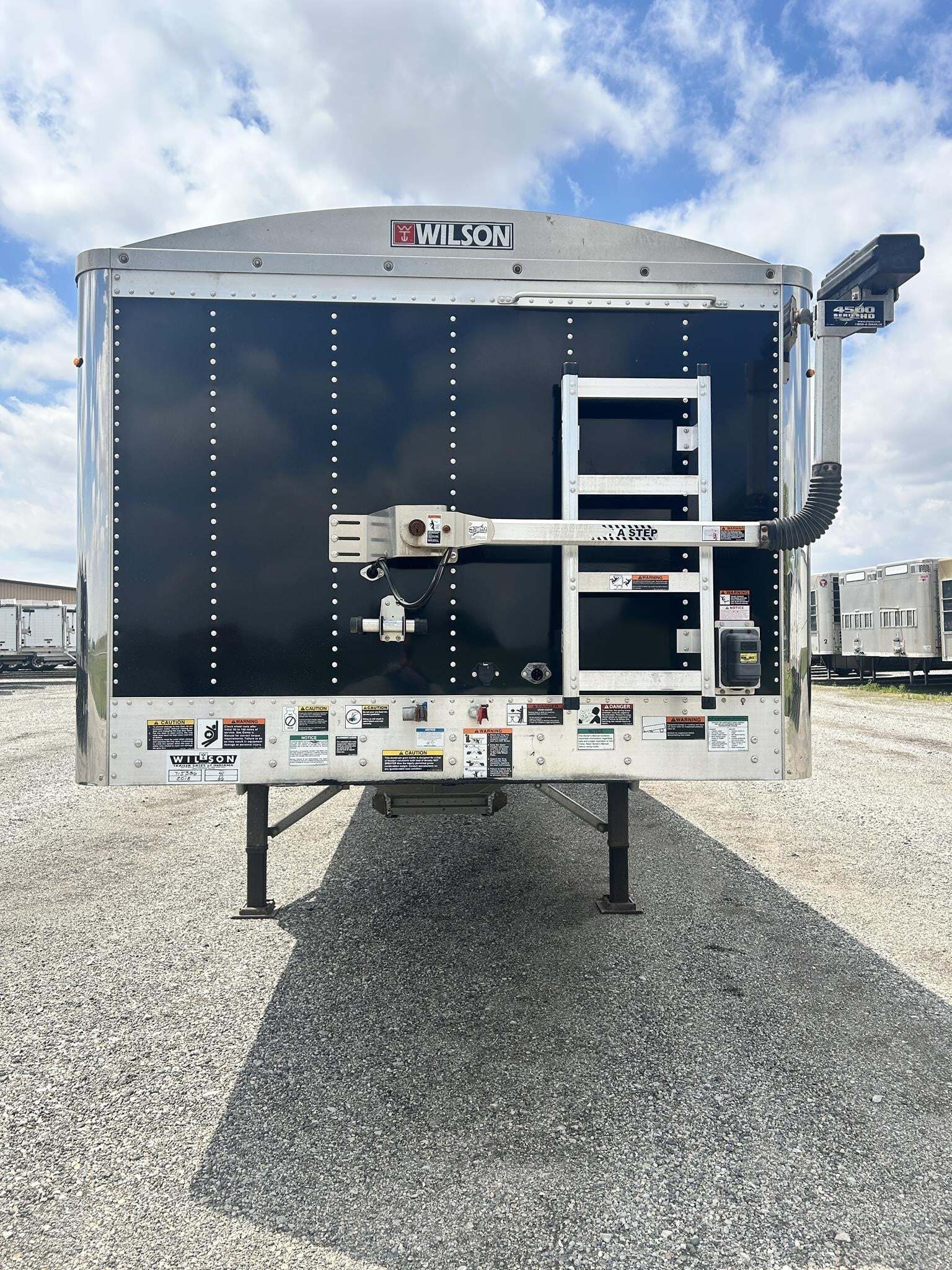 2018 Wilson DWH-601B Grain Trailer