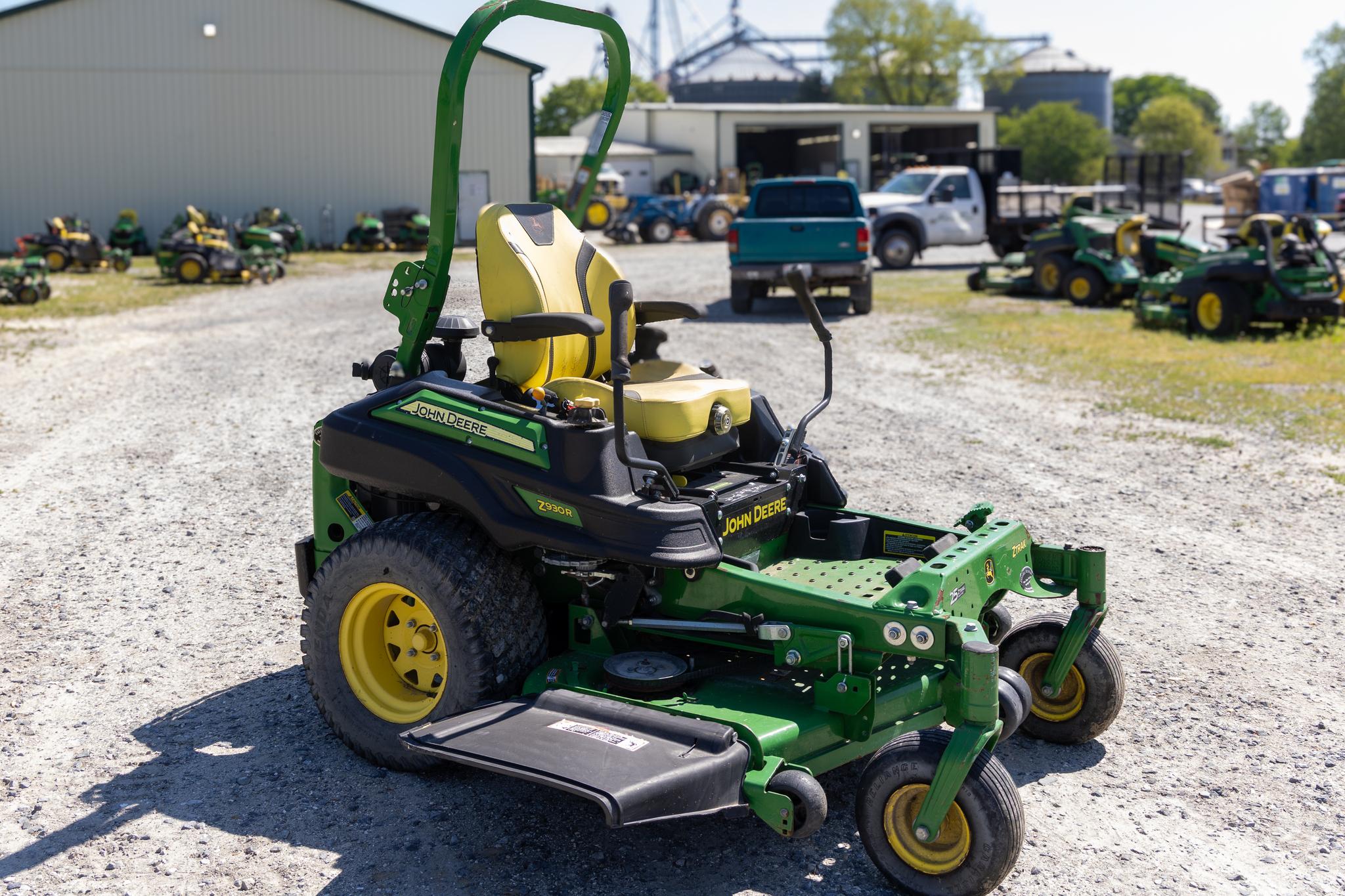 2022 John Deere Z930R Lawn Mower