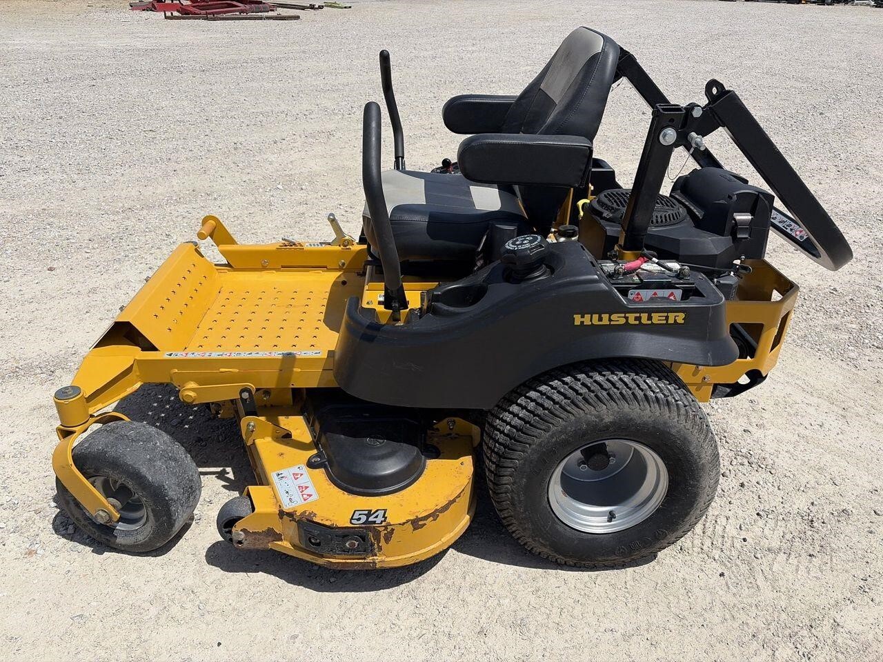 2017 Hustler FASTRAK 54 Lawn Mower