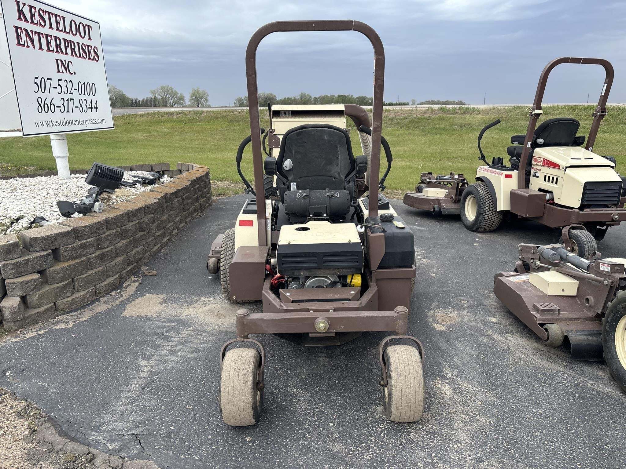 2019 Grasshopper 727 Lawn Mower