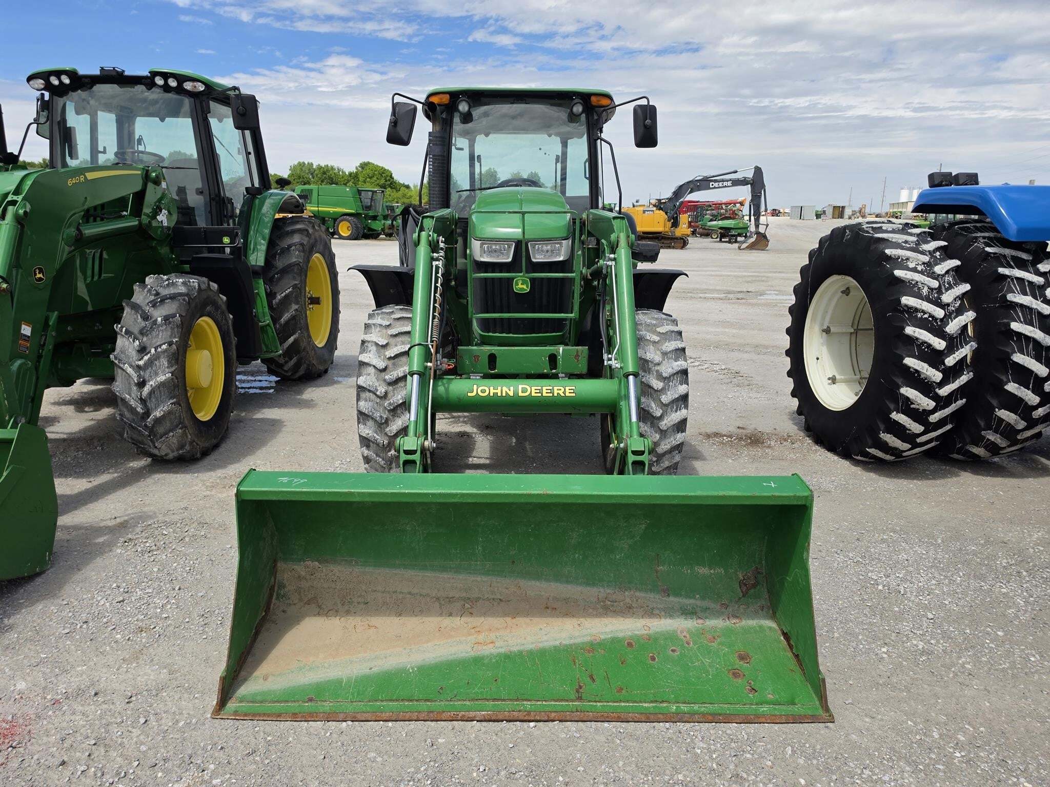 2013 John Deere 6140D Tractor