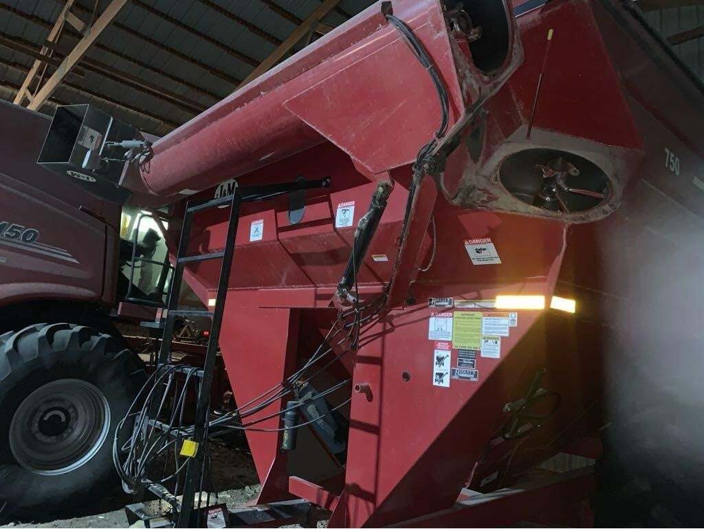 2009 J&M 750-18 Grain Cart