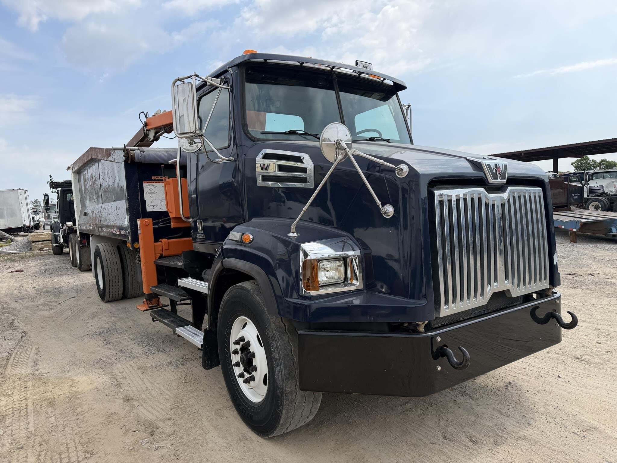 2019 Western Star 4700 Semi Trucks/Trailer