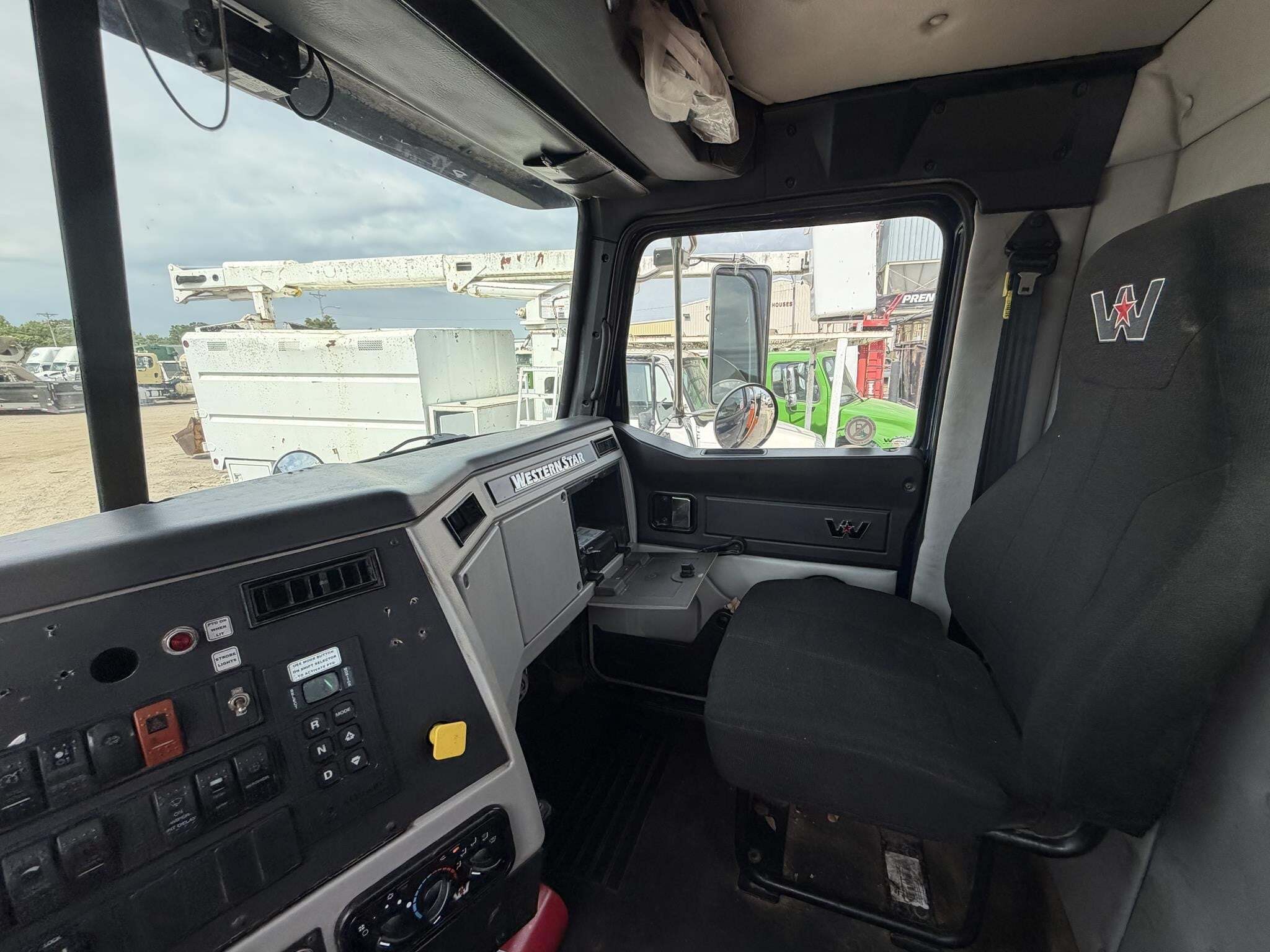 2019 Western Star 4700 Semi Trucks/Trailer