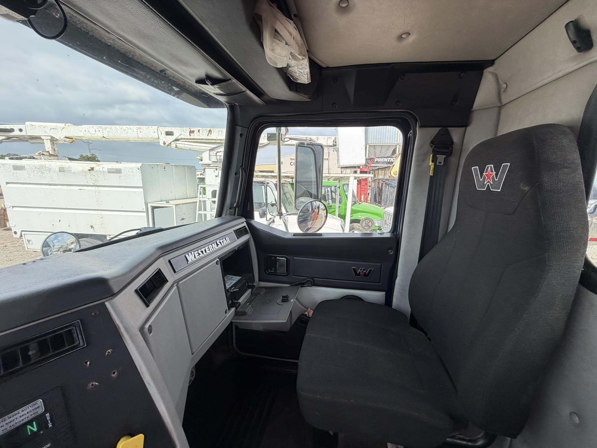 2019 Western Star 4700 Semi Trucks/Trailer