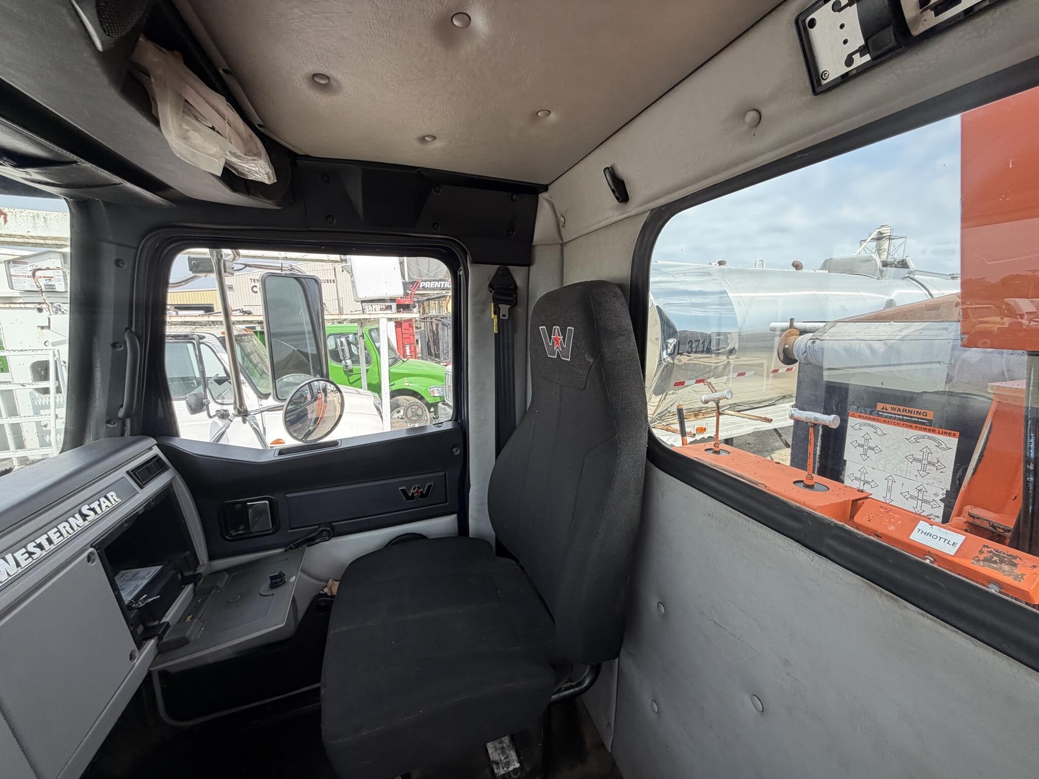 2019 Western Star 4700 Semi Trucks/Trailer