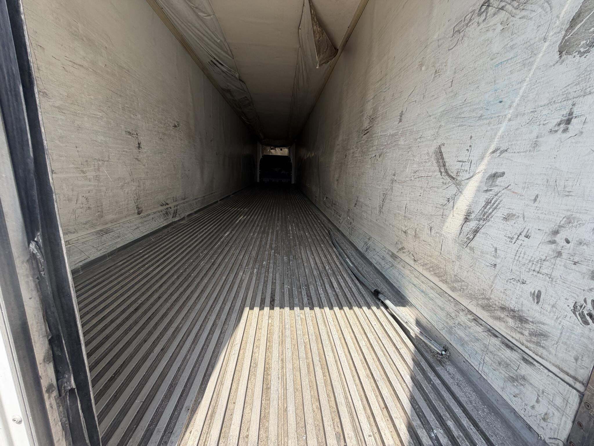 2011 Wabash 53 FT REEFER Box Trucks/Trailer
