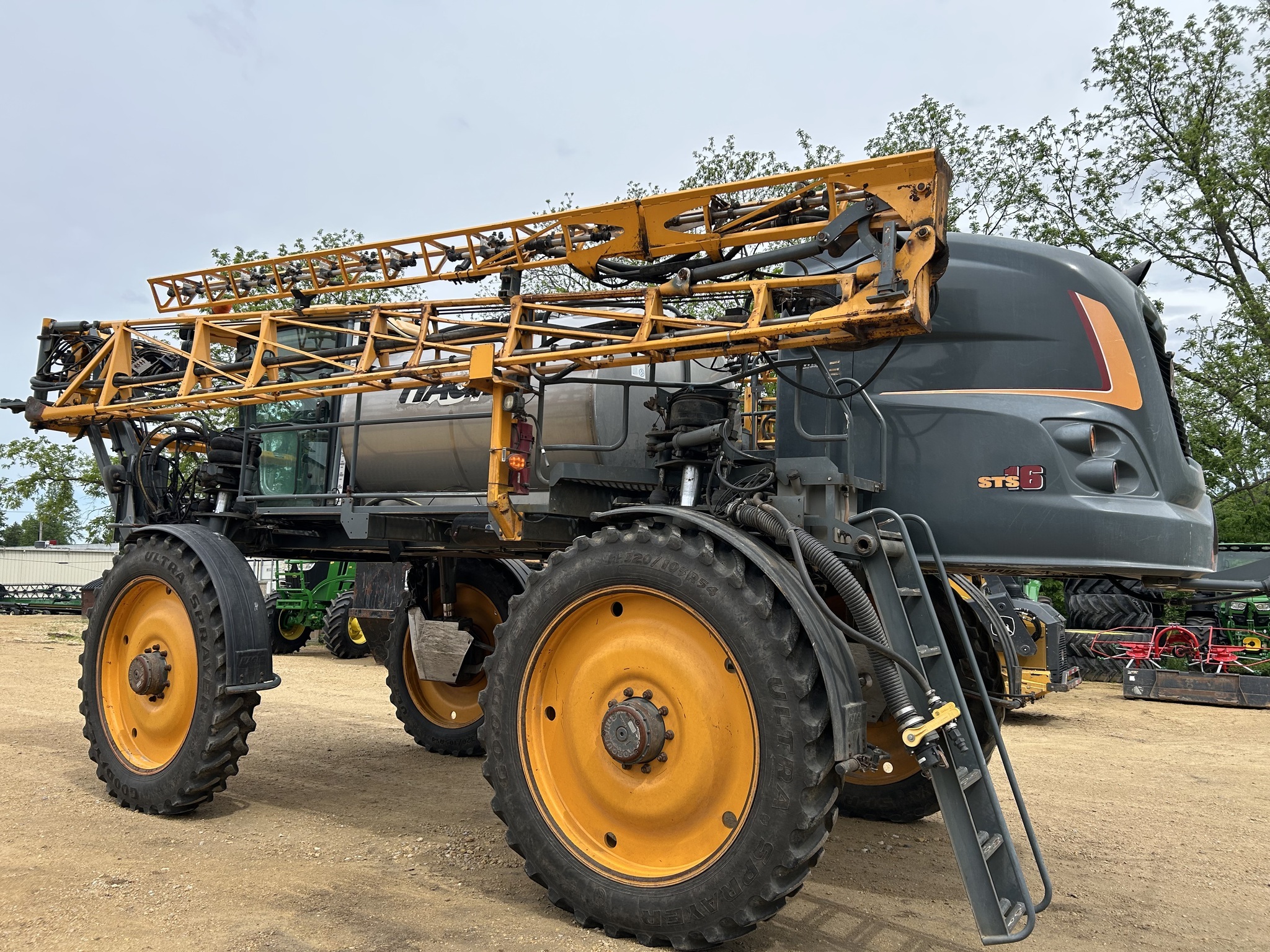 2016 Hagie STS16 Self-Propelled Sprayer