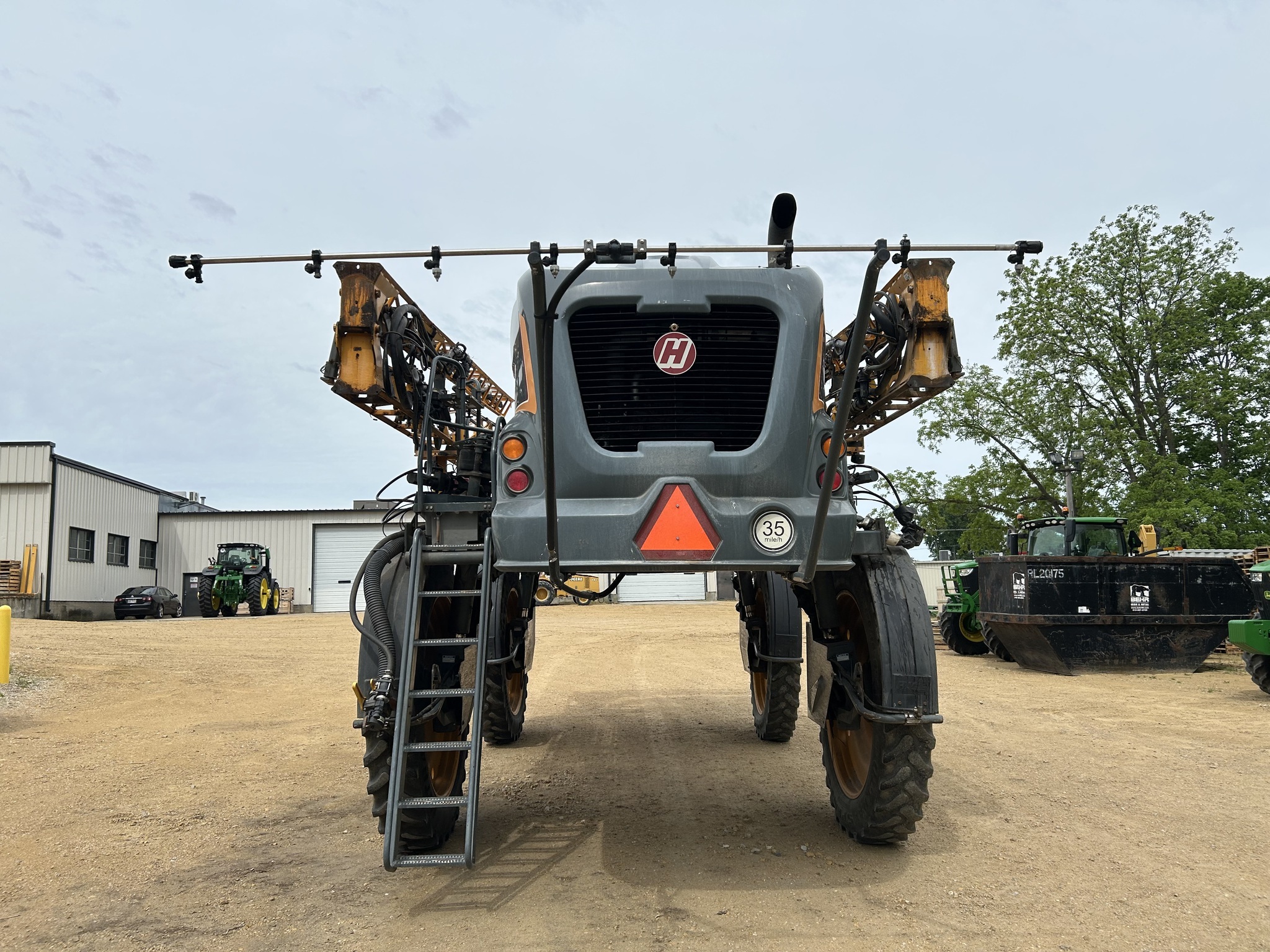 2016 Hagie STS16 Self-Propelled Sprayer