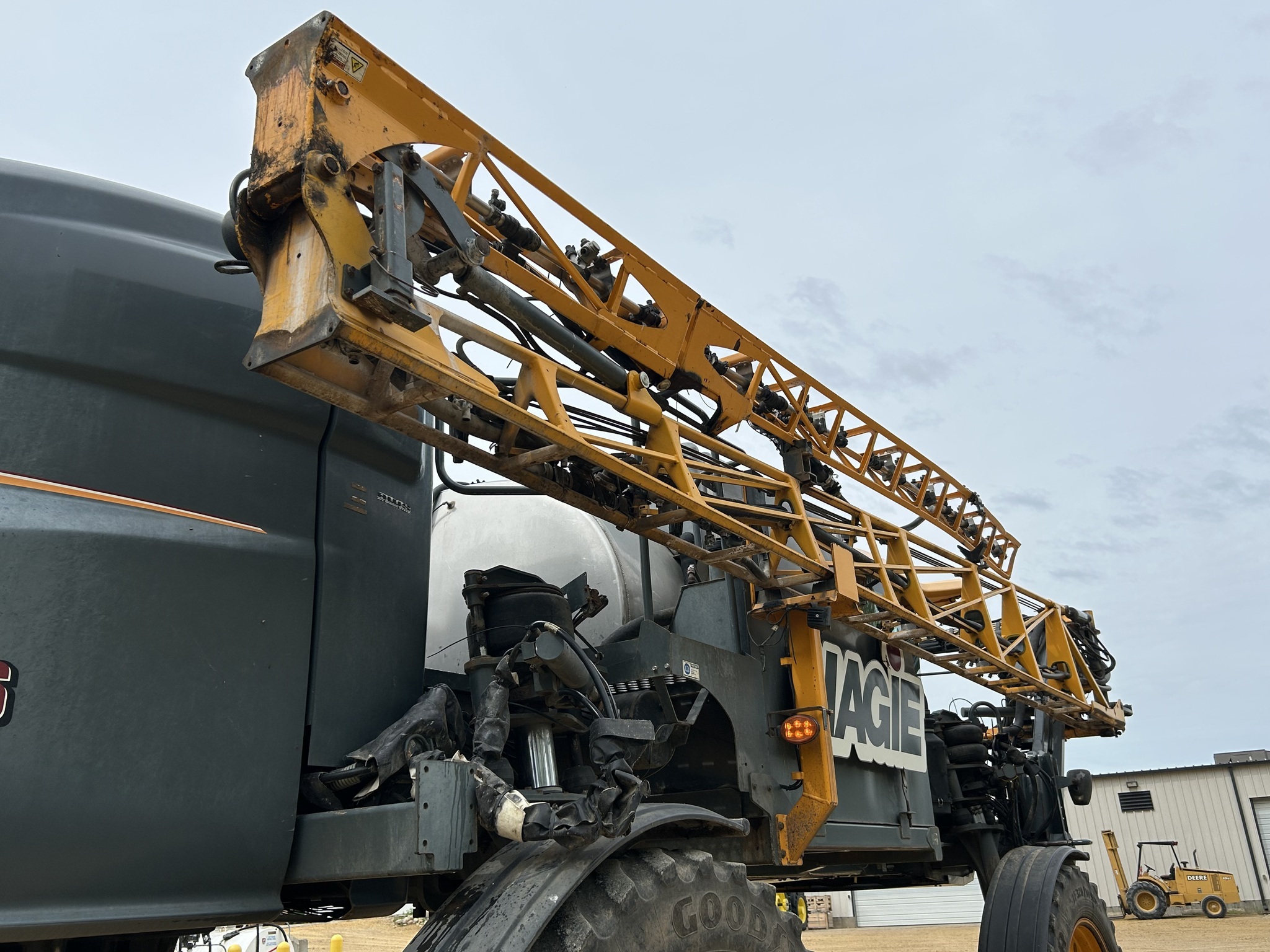 2016 Hagie STS16 Self-Propelled Sprayer