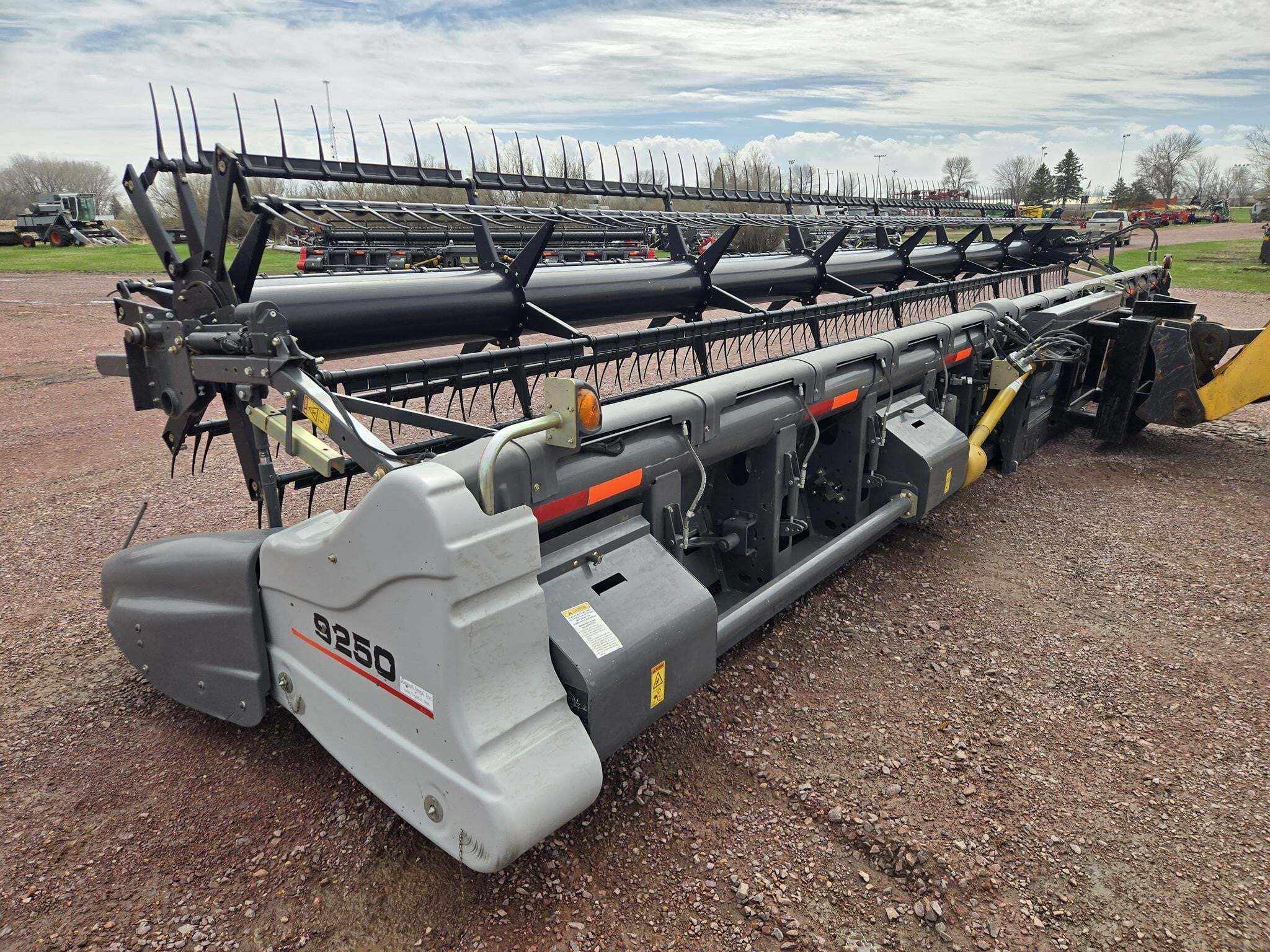 2010 Gleaner 9250 Platform