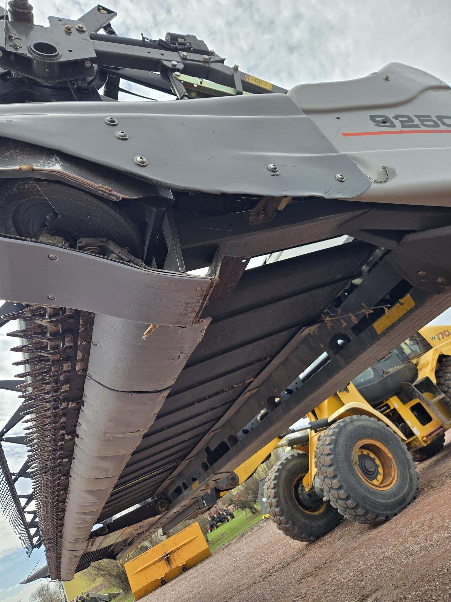 2010 Gleaner 9250 Platform