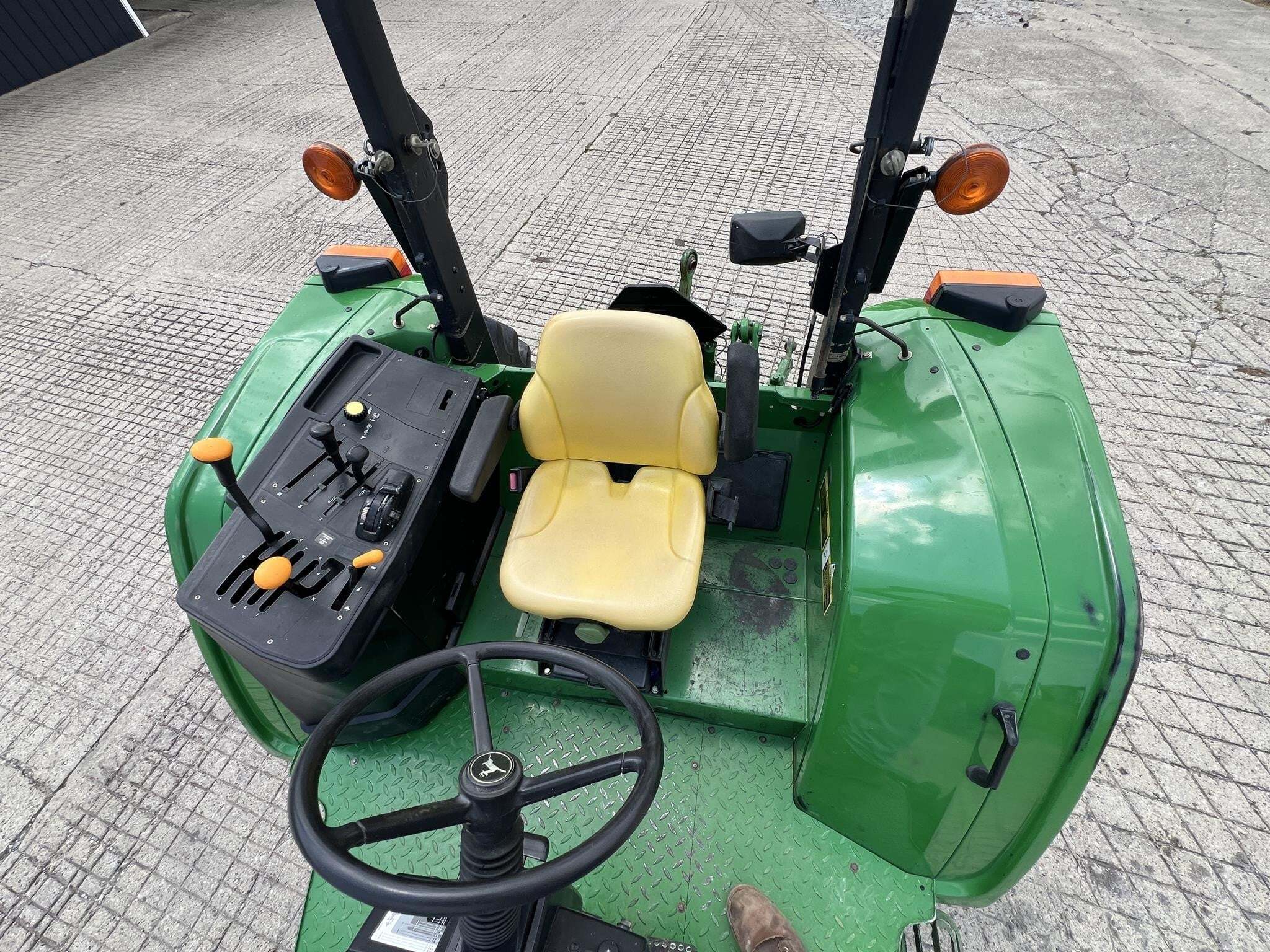 2001 John Deere 6405 Tractor