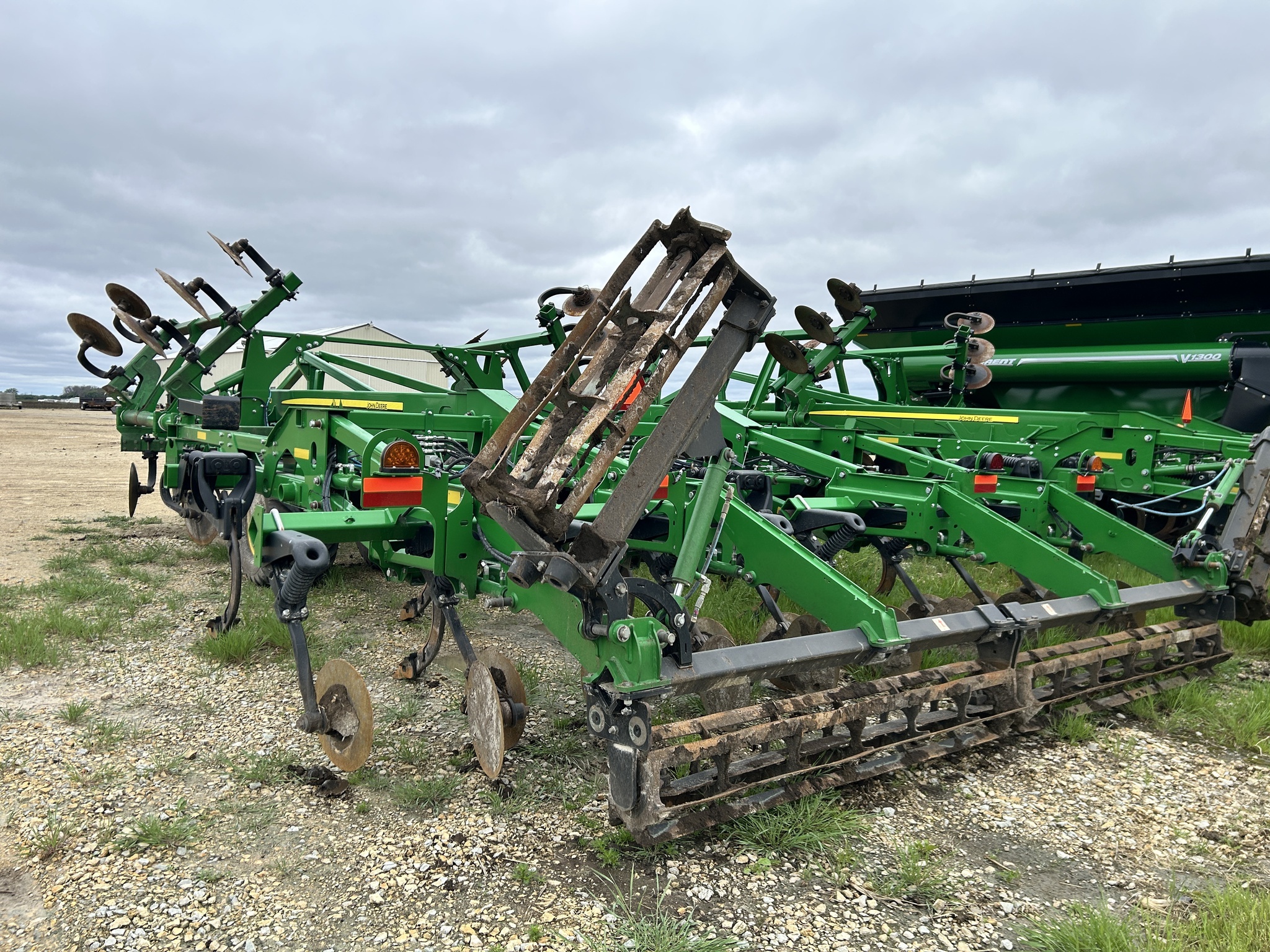 2021 John Deere 2730 Disk Chisel